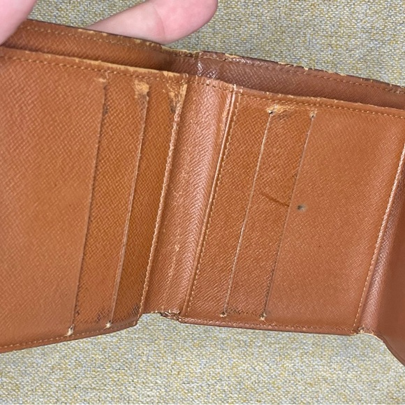 Louis Vuitton Monogram Wallet - Picture 7 of 8